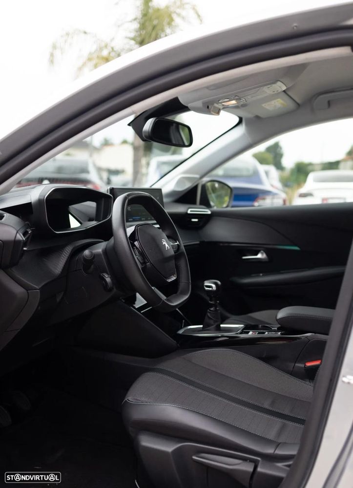 Peugeot 208 1.2 PureTech Allure - 23