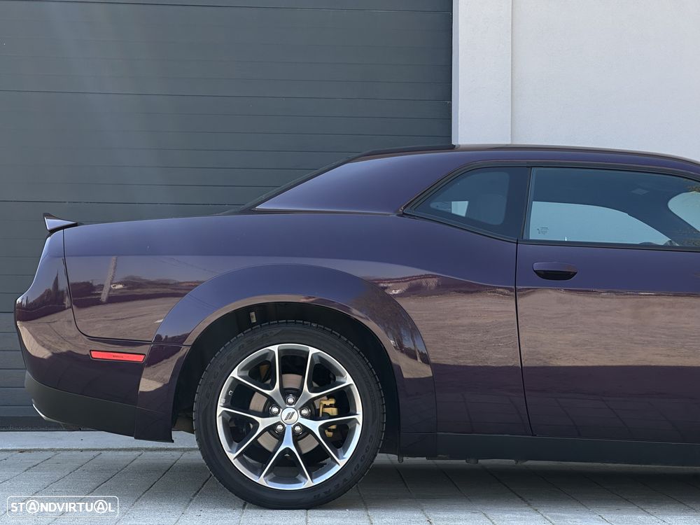 Dodge Challenger - 9