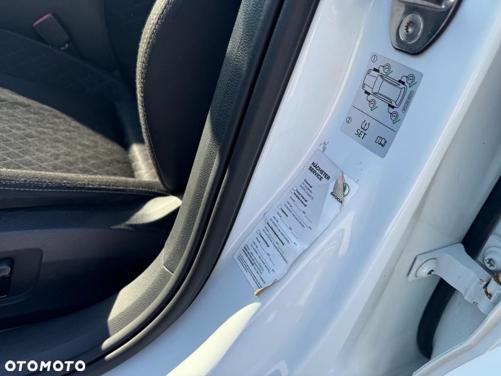 Skoda Superb 2.0 TDI DSG Style - 10