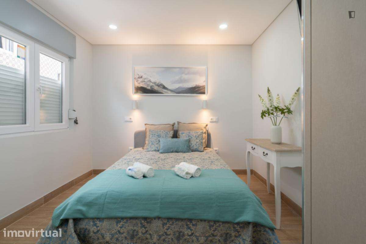 Casa com 5 quartos - localizado em Paranhos Porto - Grande imagem: 2/54