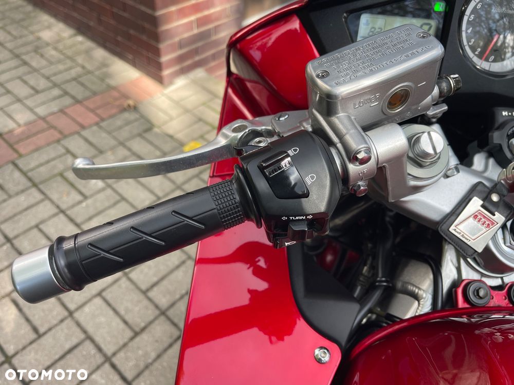 Honda VFR - 18