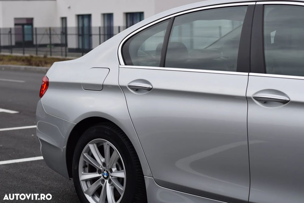 BMW Seria 5 525d Sport-Aut. - 37