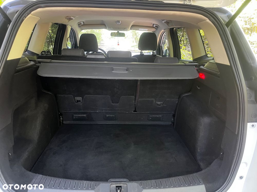 Ford Kuga 1.6 EcoBoost 2x4 Titanium - 8