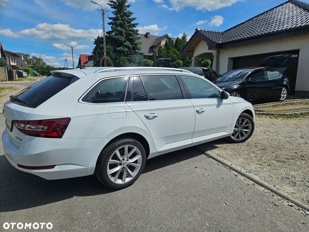 Skoda Superb 2.0 TDI DSG Premium Edition - 38