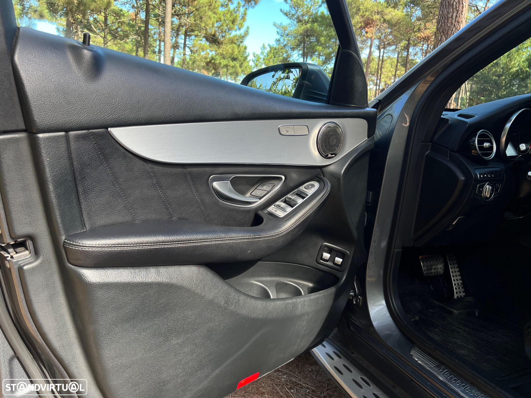 Mercedes-Benz GLC 350 e 4Matic 7G-TRONIC AMG Line - 23