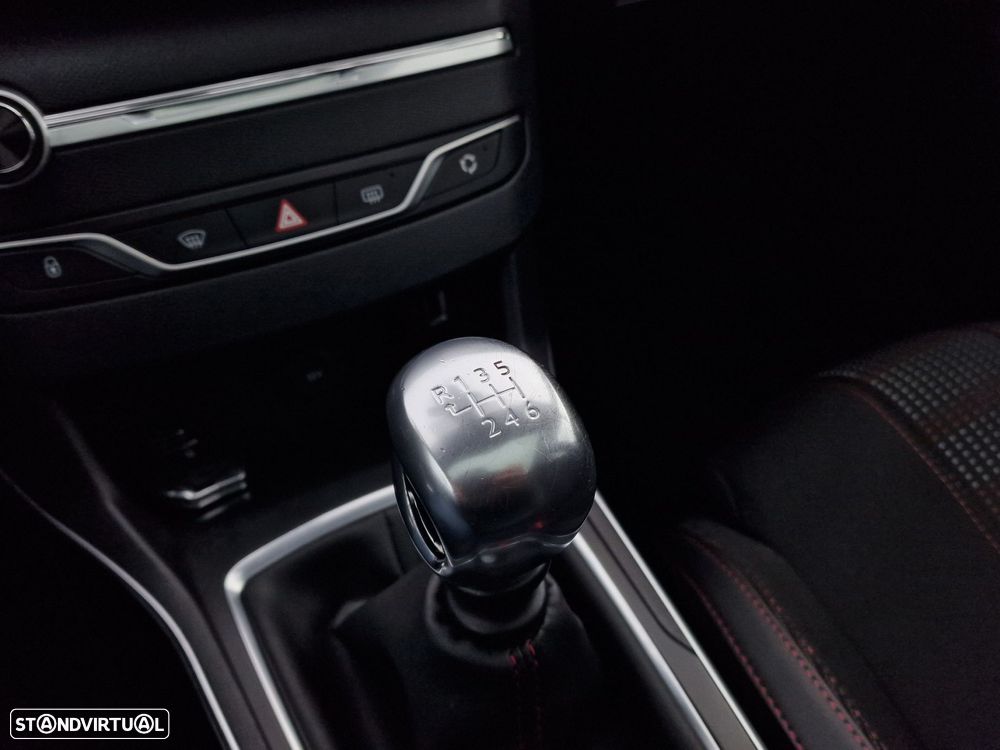 Peugeot 308 1.2 PureTech GT Line - 27