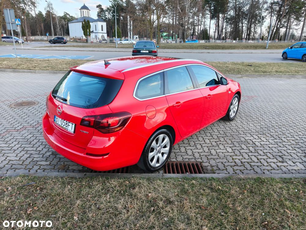 Opel Astra 1.6 T Cosmo - 14