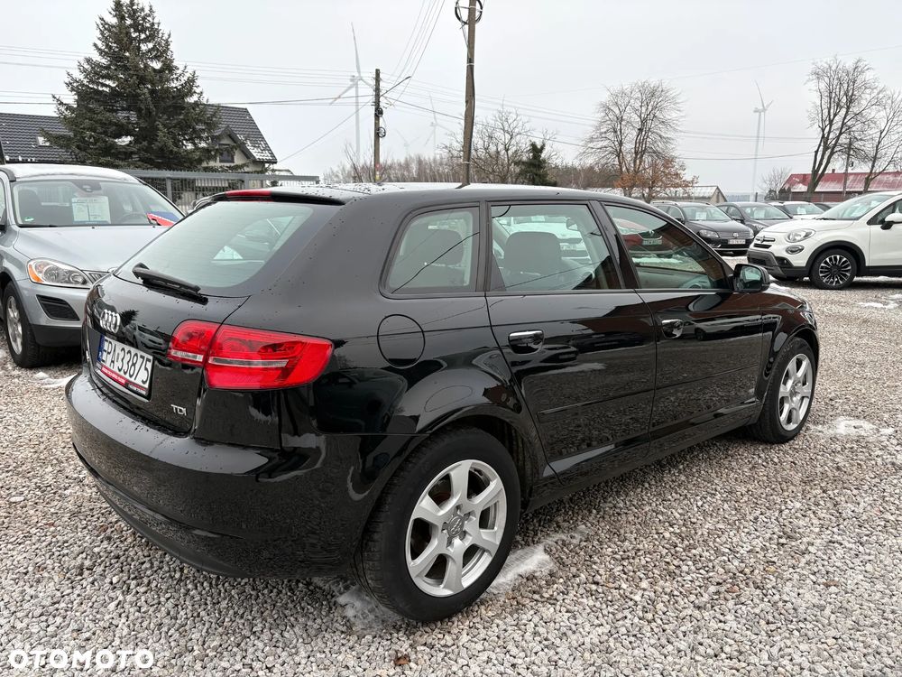 Audi A3 Sportback 1.6 TDI DPF Attraction - 4