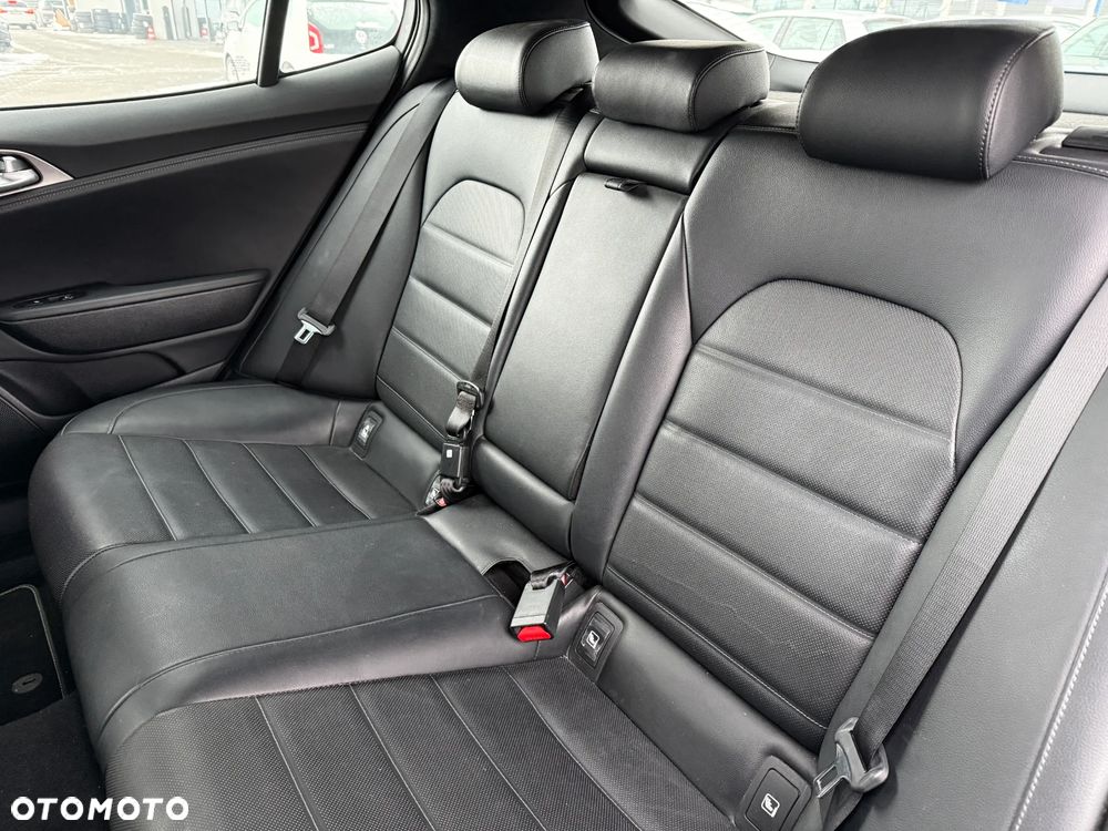 Kia Stinger 2.0 T-GDI GT Line - 31