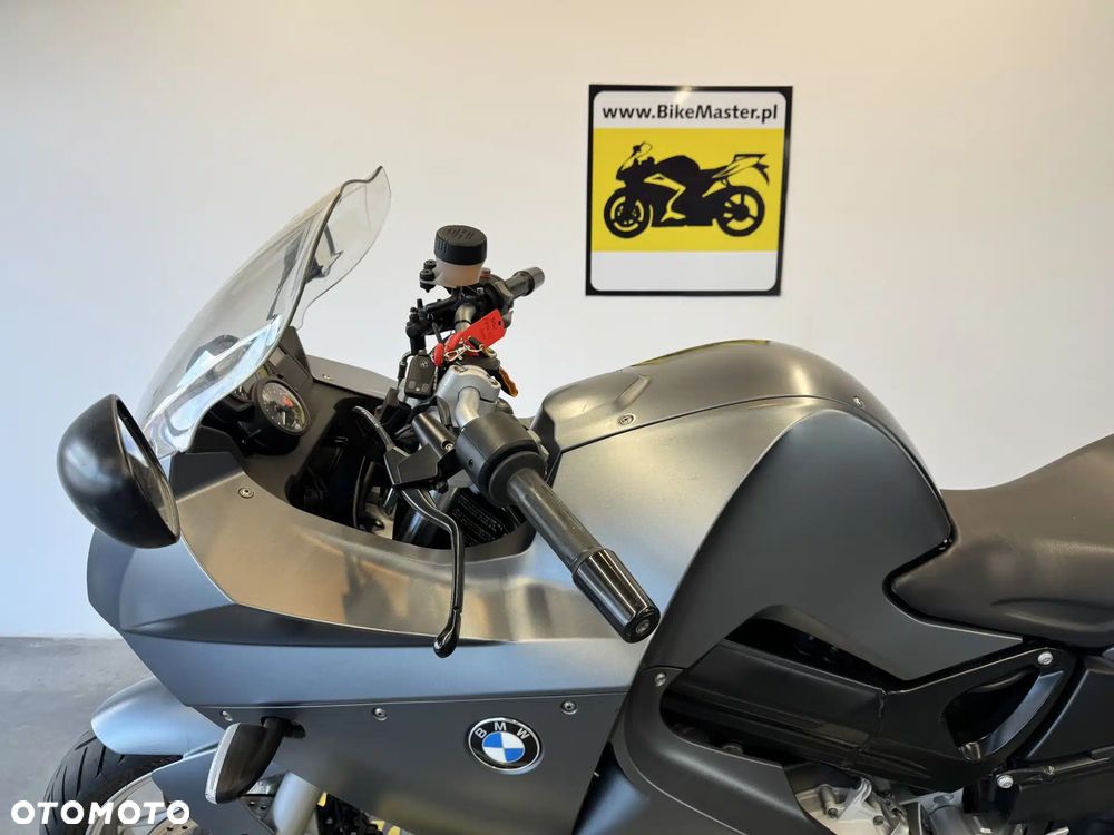 BMW F - 21