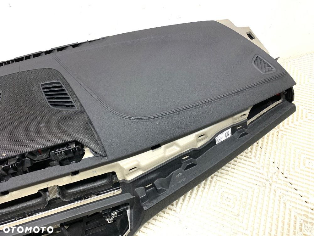 KOKPIT Z PODUSZKĄ PASAŻERA  BMW 5 (G30, F90) 2016 - 2022 M5 Competition 460 kW [625 KM] benzyna - 3