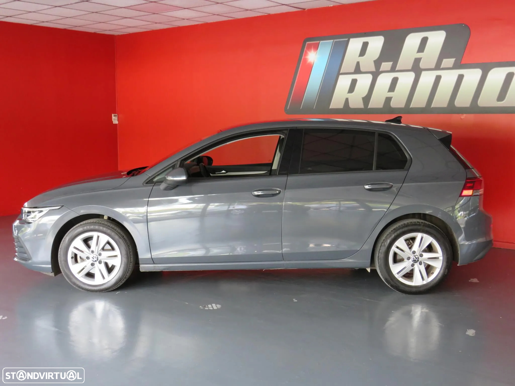 VW Golf 1.0 eTSI Life DSG - 9