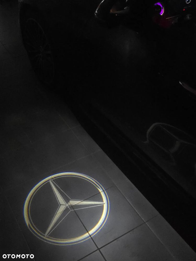Mercedes-Benz Klasa C 300 d mHEV AMG - 18
