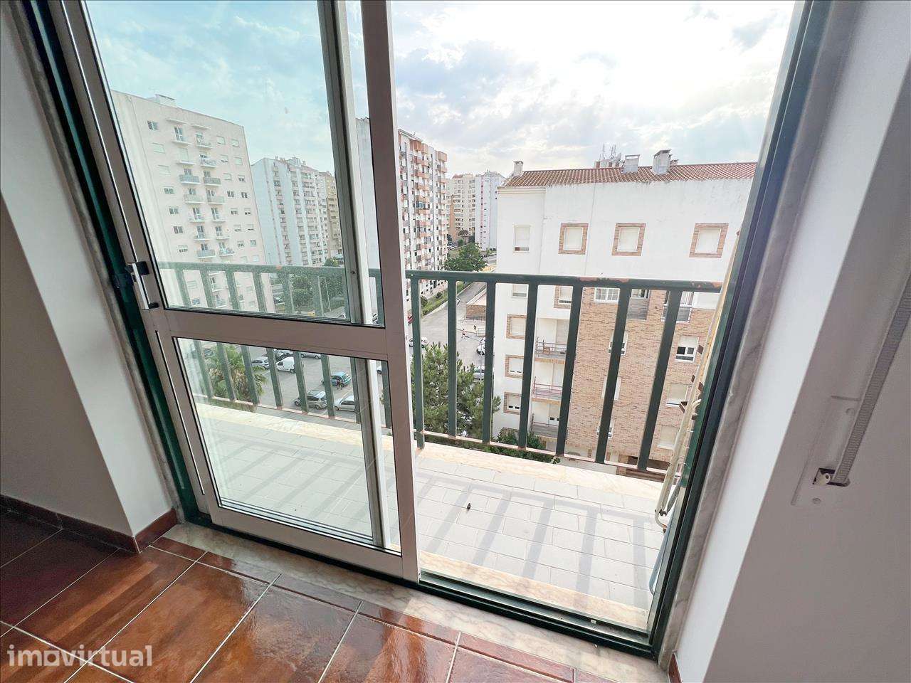 Apartamento familiar no Carregado - Grande imagem: 4/27