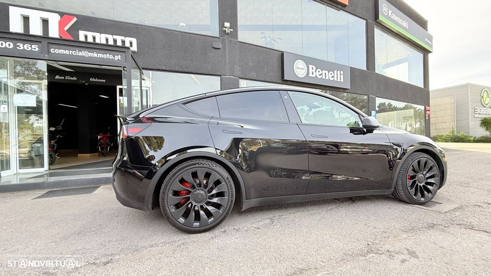 Tesla Model Y Performance Dual Motor AWD - 9