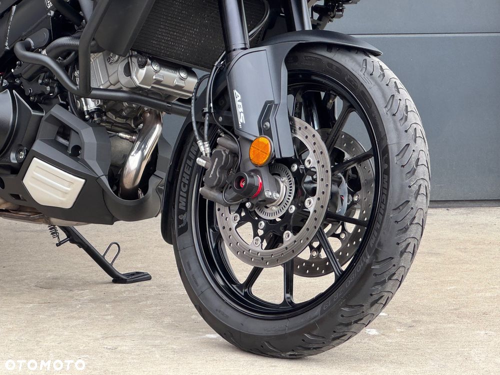 Suzuki V-STROM - 4