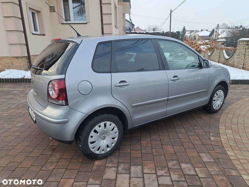 Volkswagen Polo 1.6 Tour - 13