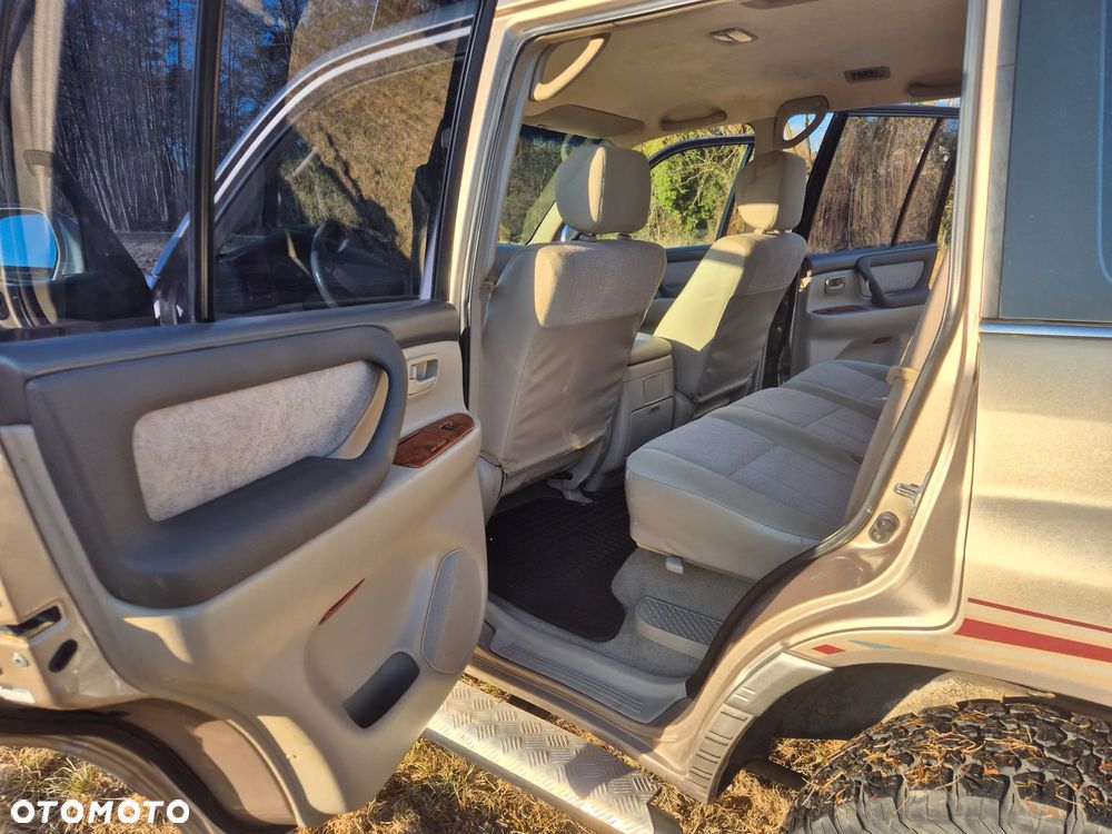Toyota Land Cruiser - 13