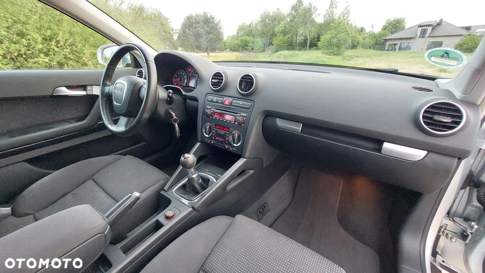 Audi A3 ver-1-6-fsi-attraction - 33