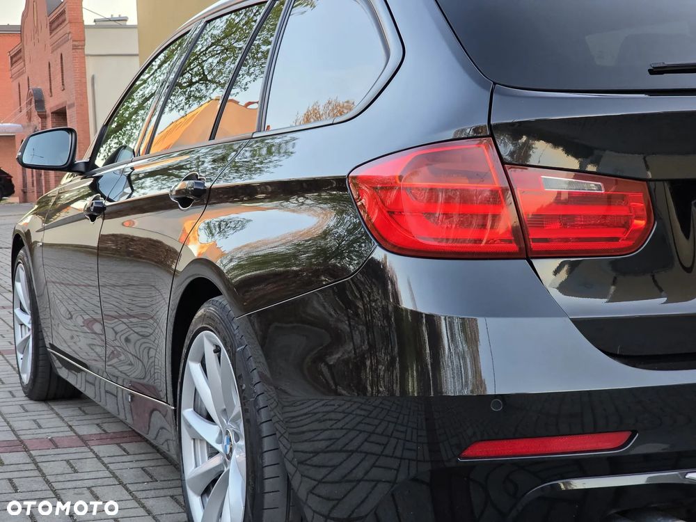 BMW Seria 3 330d Sport-Aut Blue Performance Modern Line - 12