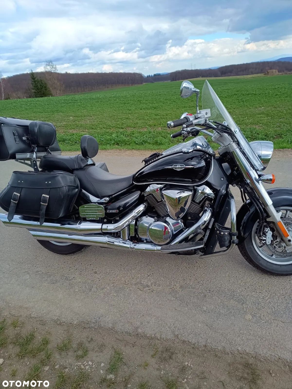 Suzuki Intruder - 1