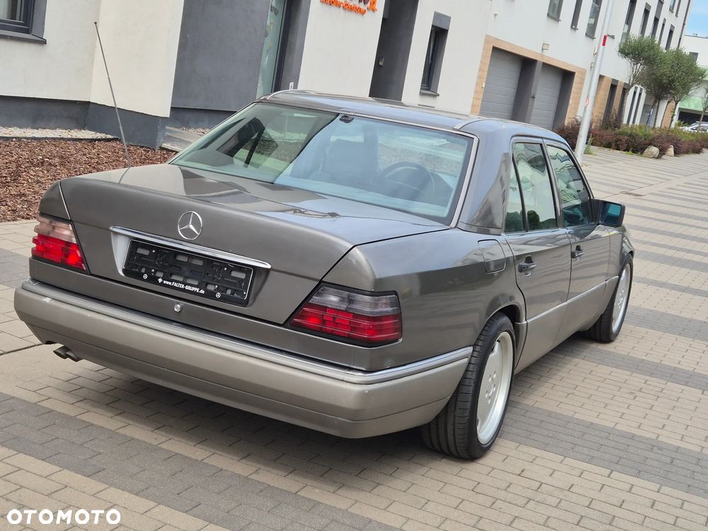 Mercedes-Benz W124 (1984-1993) - 15