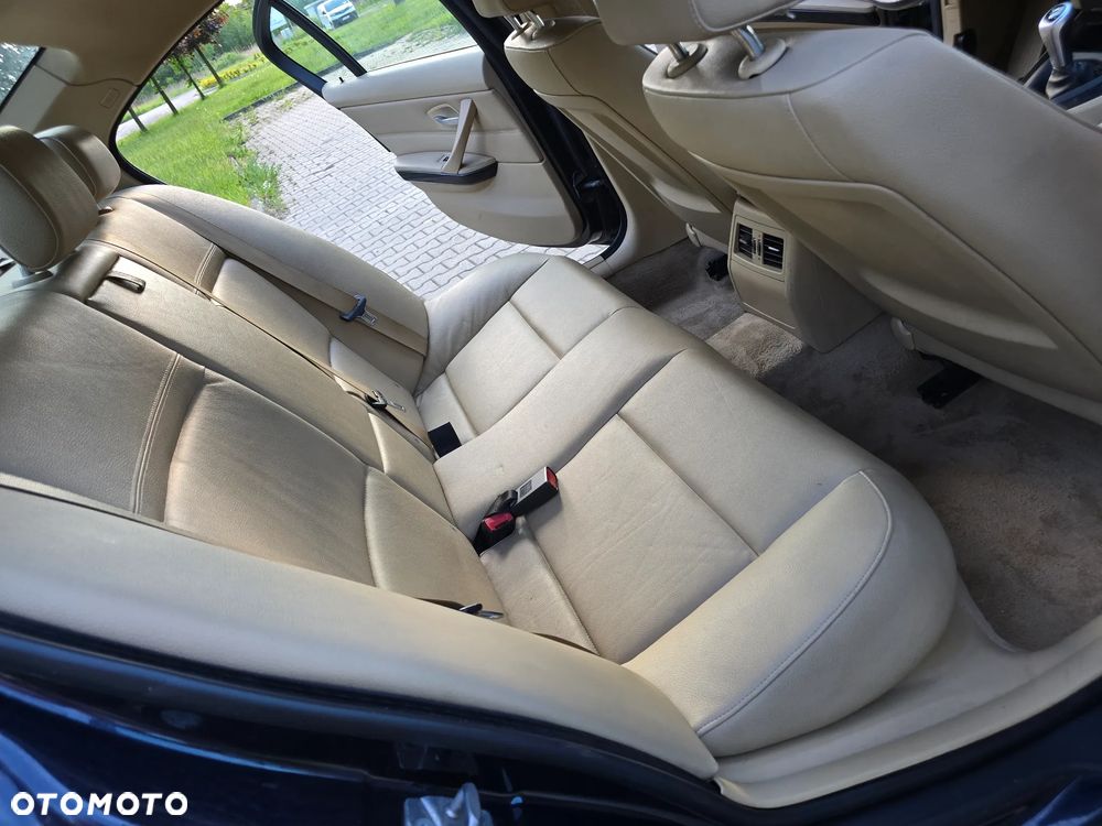 BMW Seria 3 - 16
