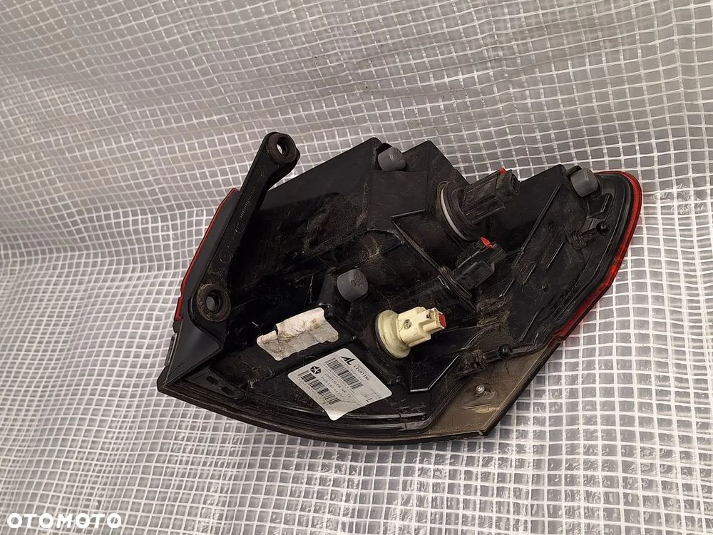 lampa tyl tylna lewa jeep grand cherokee wk IV lift 2017- 68142941af europa orginal demontaz - 5