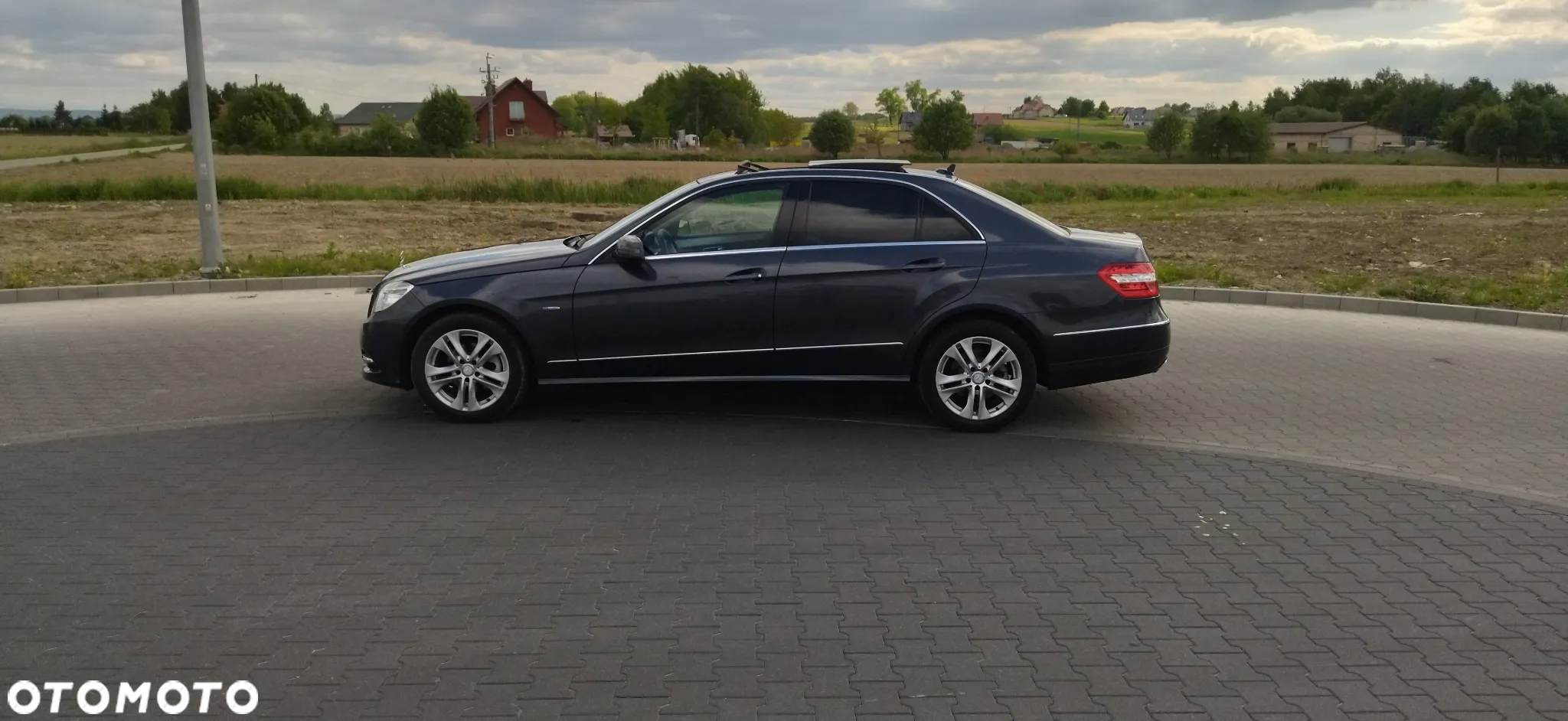 Mercedes-Benz Klasa E 200 CDI BlueEff Avantgarde - 28