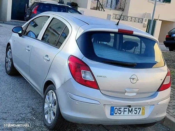 Opel Corsa 1.2 Cosmo - 3