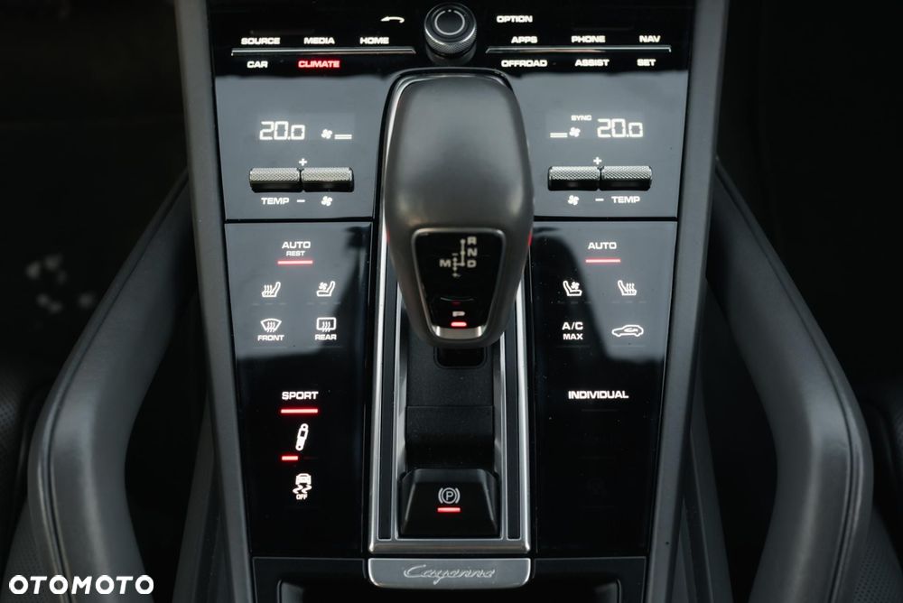 Porsche Cayenne Standard - 21