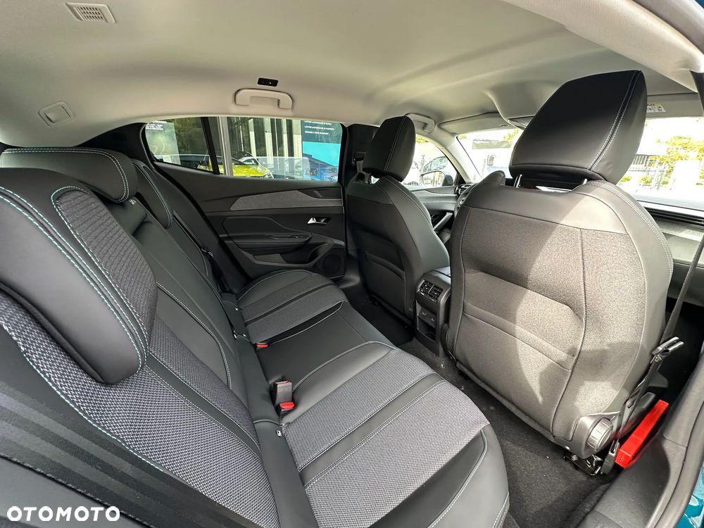 Peugeot 408 1.2 PureTech mHEV Allure S&S e-DSC6 - 33