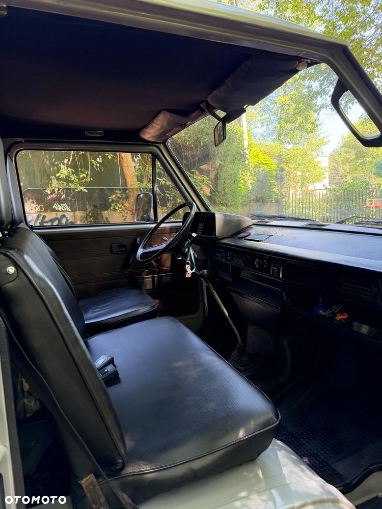Volkswagen Transporter - 12
