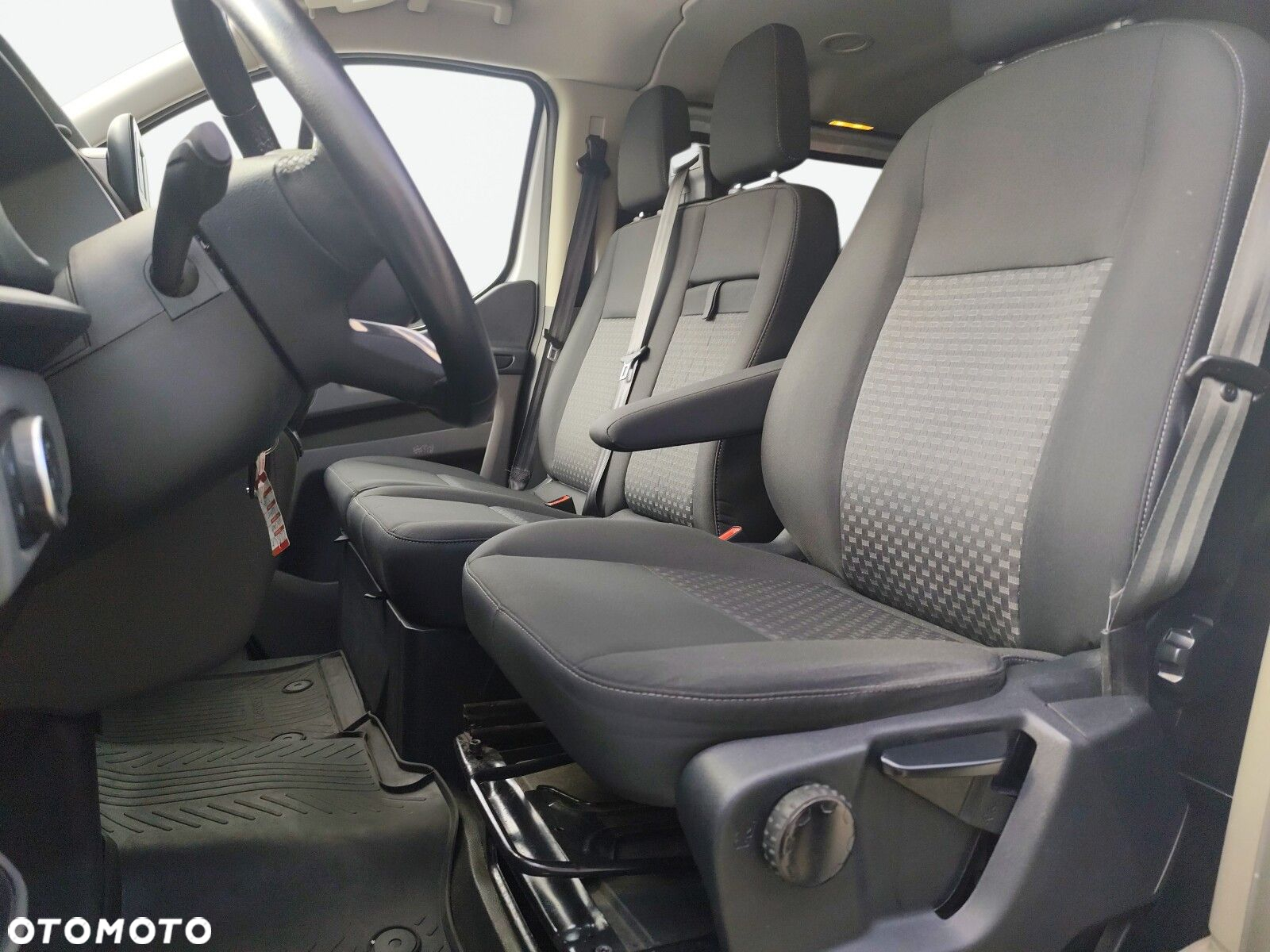 Ford Transit Custom - 10