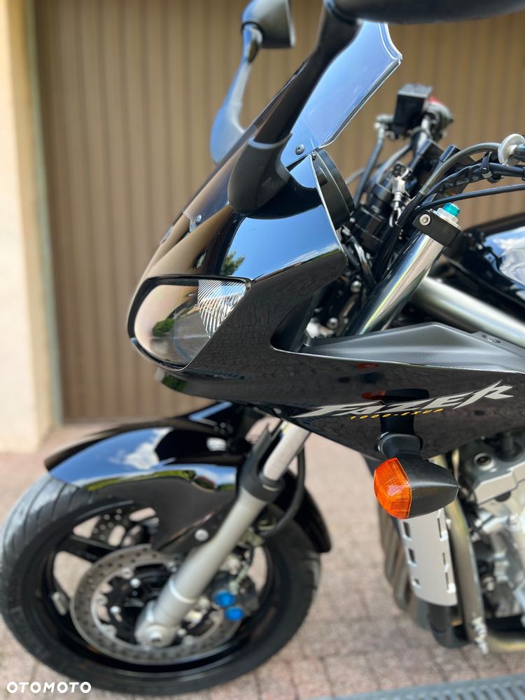 Yamaha FZS - 19