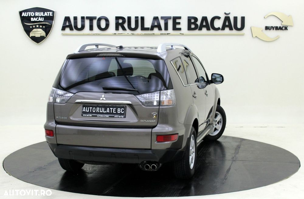 Mitsubishi Outlander - 6