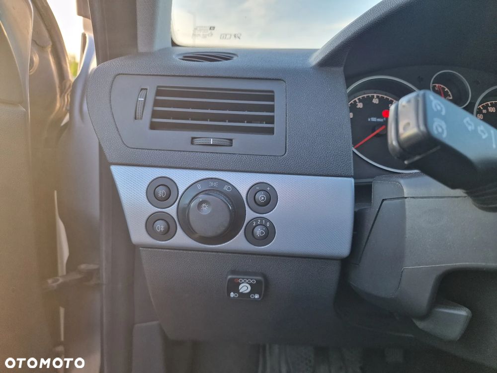 Opel Astra 1.6 Edition Plus - 33