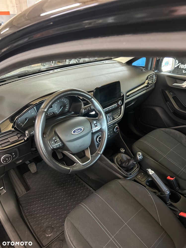 Ford Fiesta 1.1 S&S COOL&CONNECT - 18