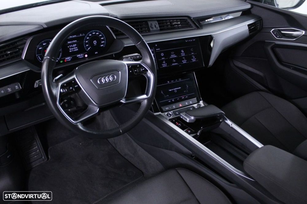 Audi Q8 e-Tron 55 quattro Advanced - 32