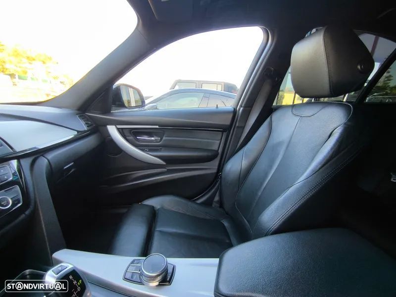 BMW 330 e iPerformance Pack M Shadow - 12