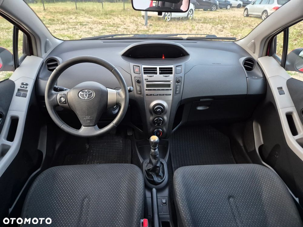 Toyota Yaris - 15