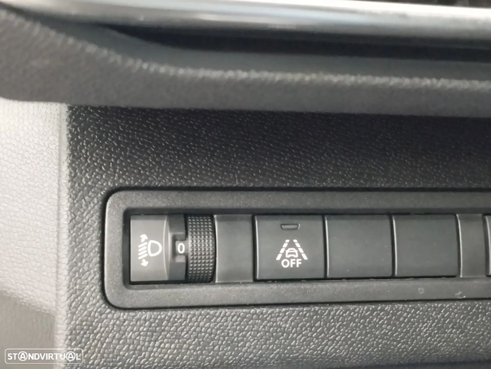 Peugeot 5008 1.2 PureTech Allure EAT8 - 19