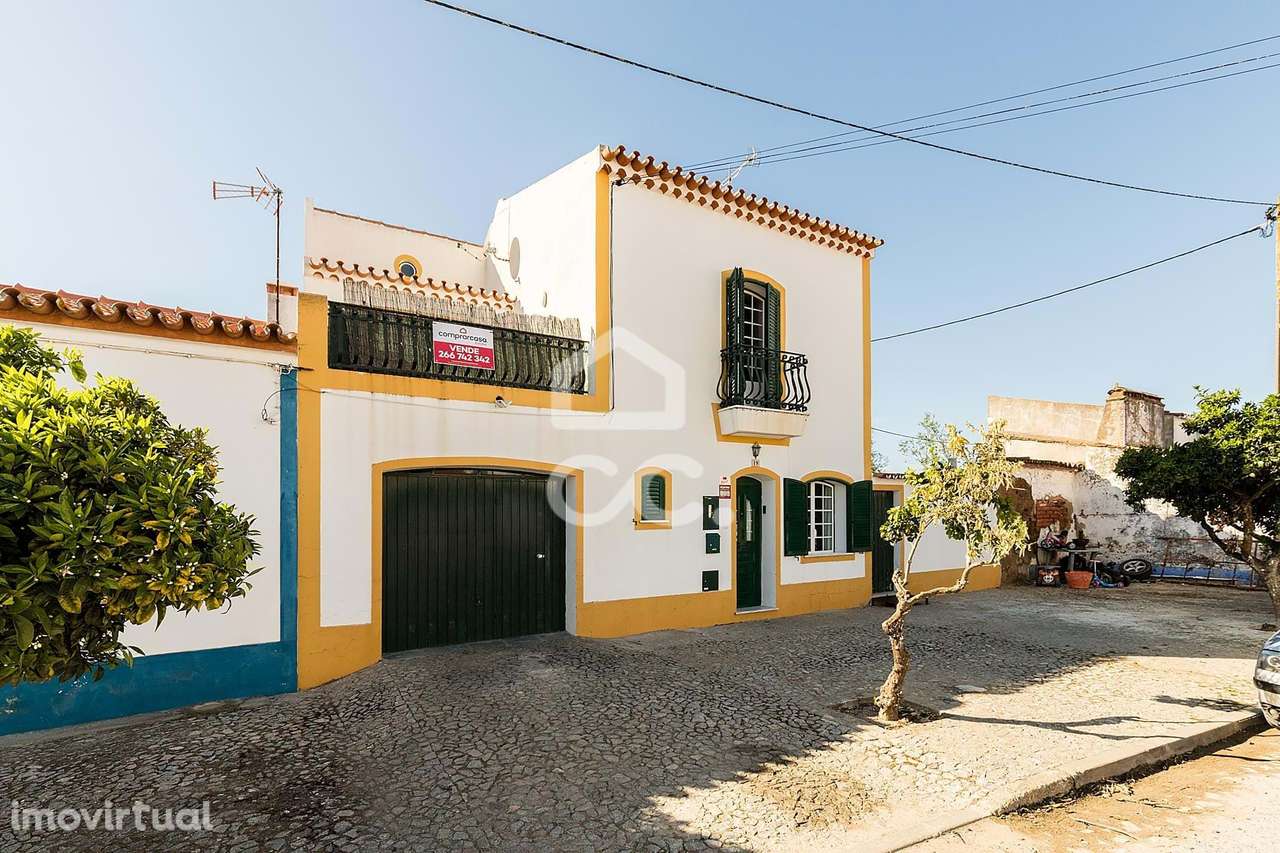 Moradia T4 de Gaveto c/ Garagem, Quintal e Terraço | Montoito, Redondo - Grande imagem: 2/43