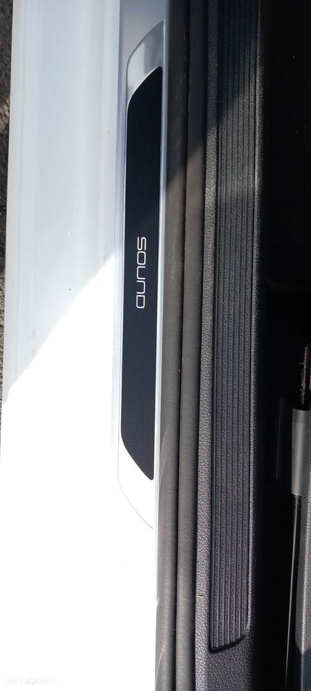Volkswagen Golf 2.0 TDI Sound - 19