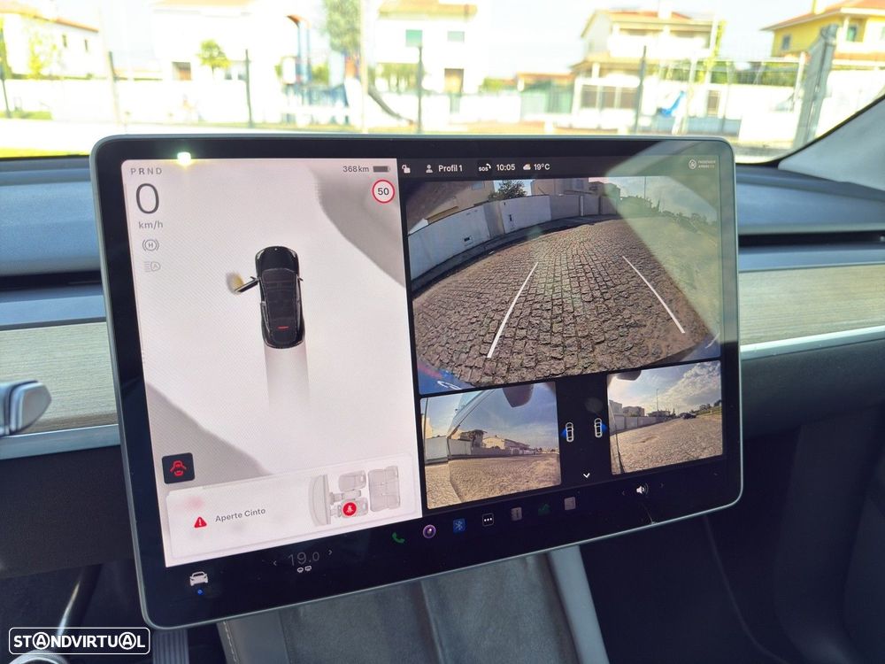 Tesla Model Y Standard RWD - 13
