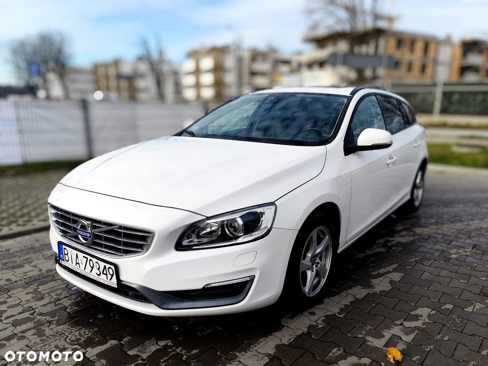 Volvo V60 D4 Momentum - 1
