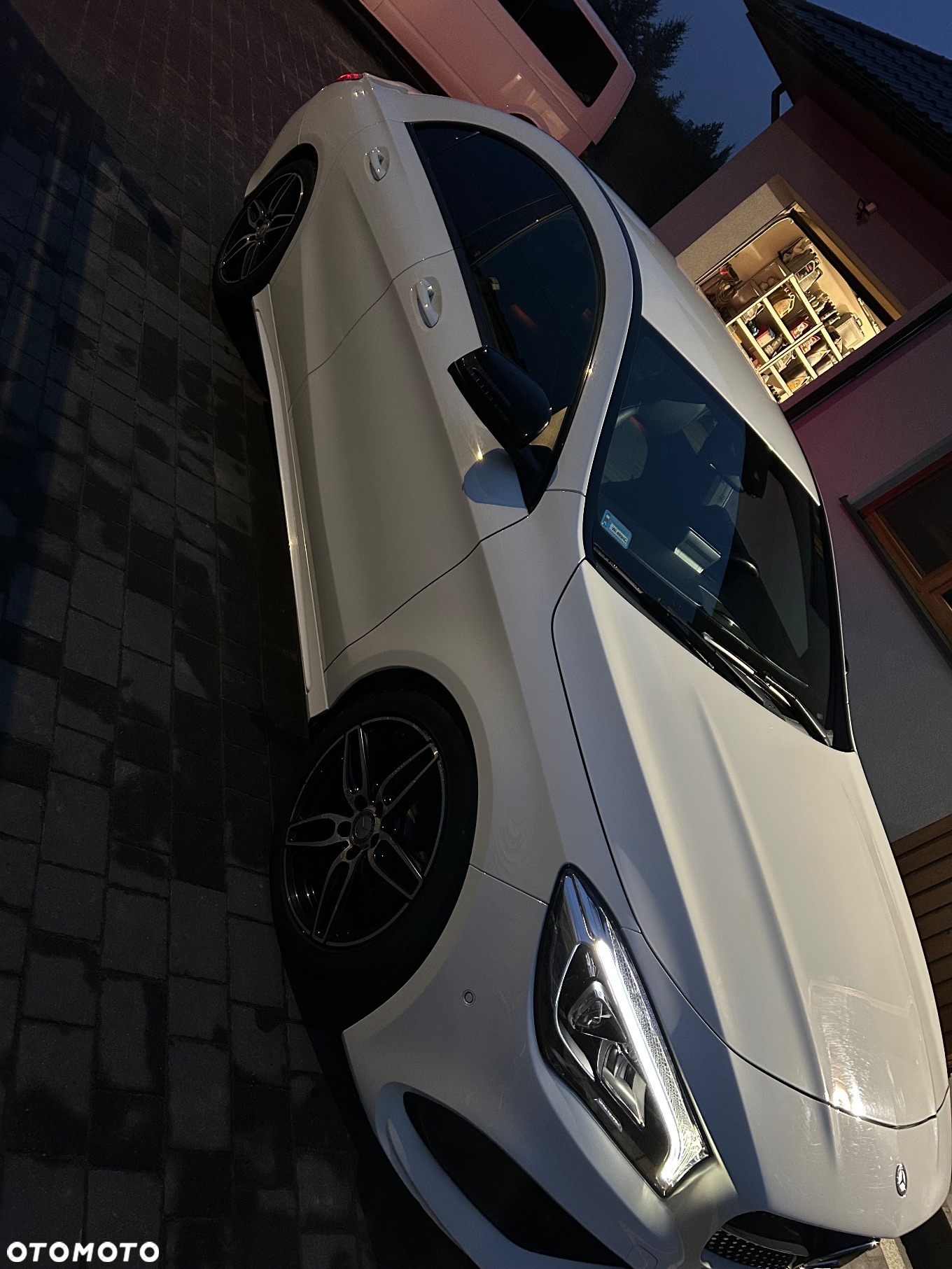 Mercedes-Benz CLA 200 7G-DCT - 10