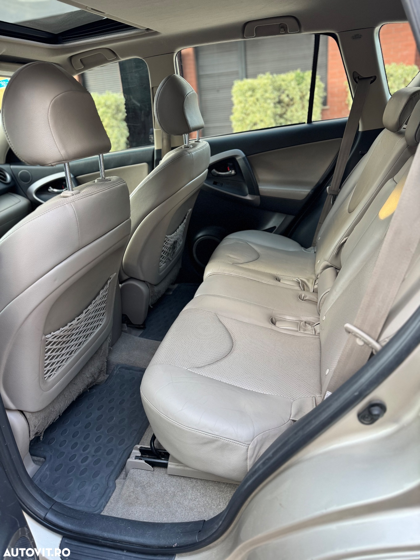 Toyota RAV4 - 7