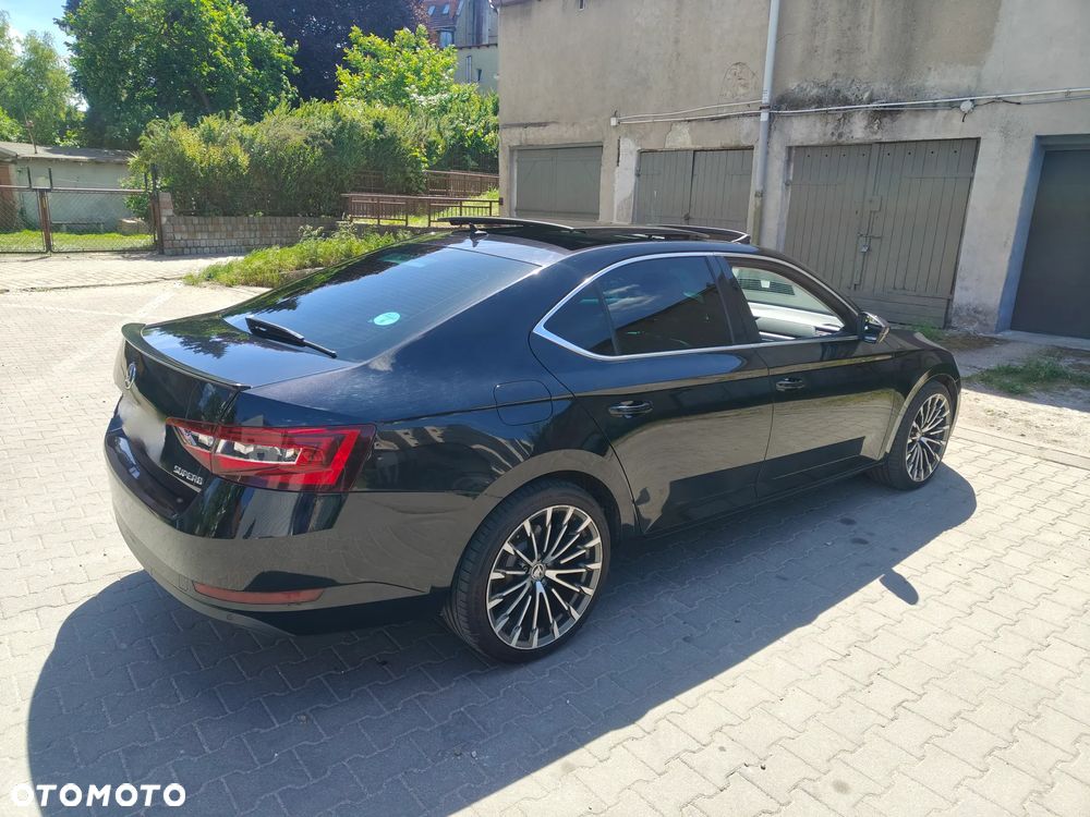 Skoda Superb 2.0 TDI L&K DSG - 21