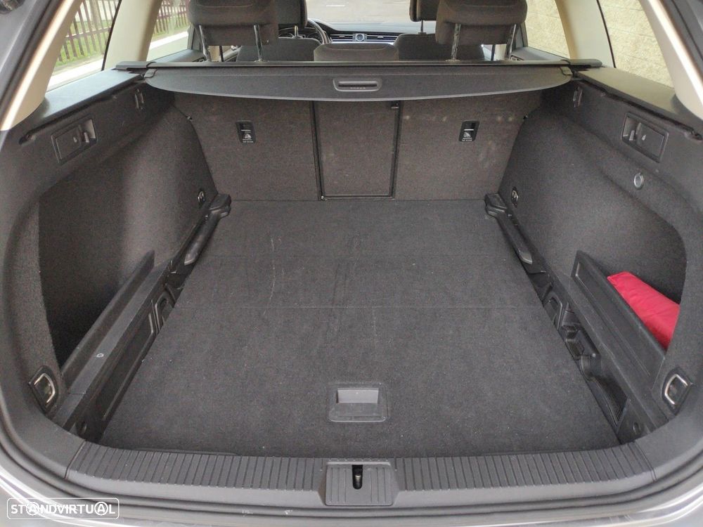 VW Passat Variant 1.6 TDI Confortline DSG - 10